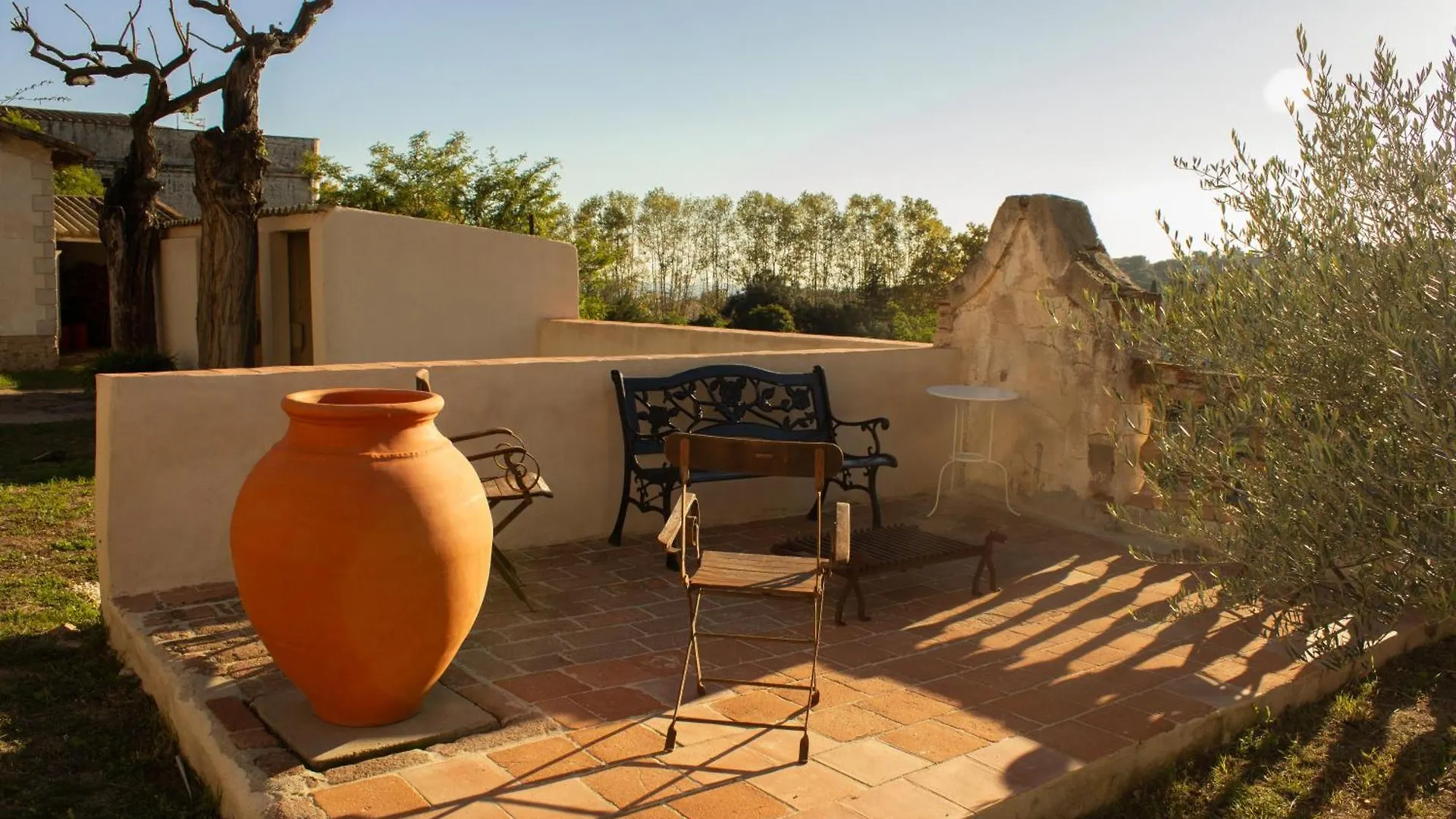 Can Rovira: Neoclassical Mansion Near Barcelona Alella