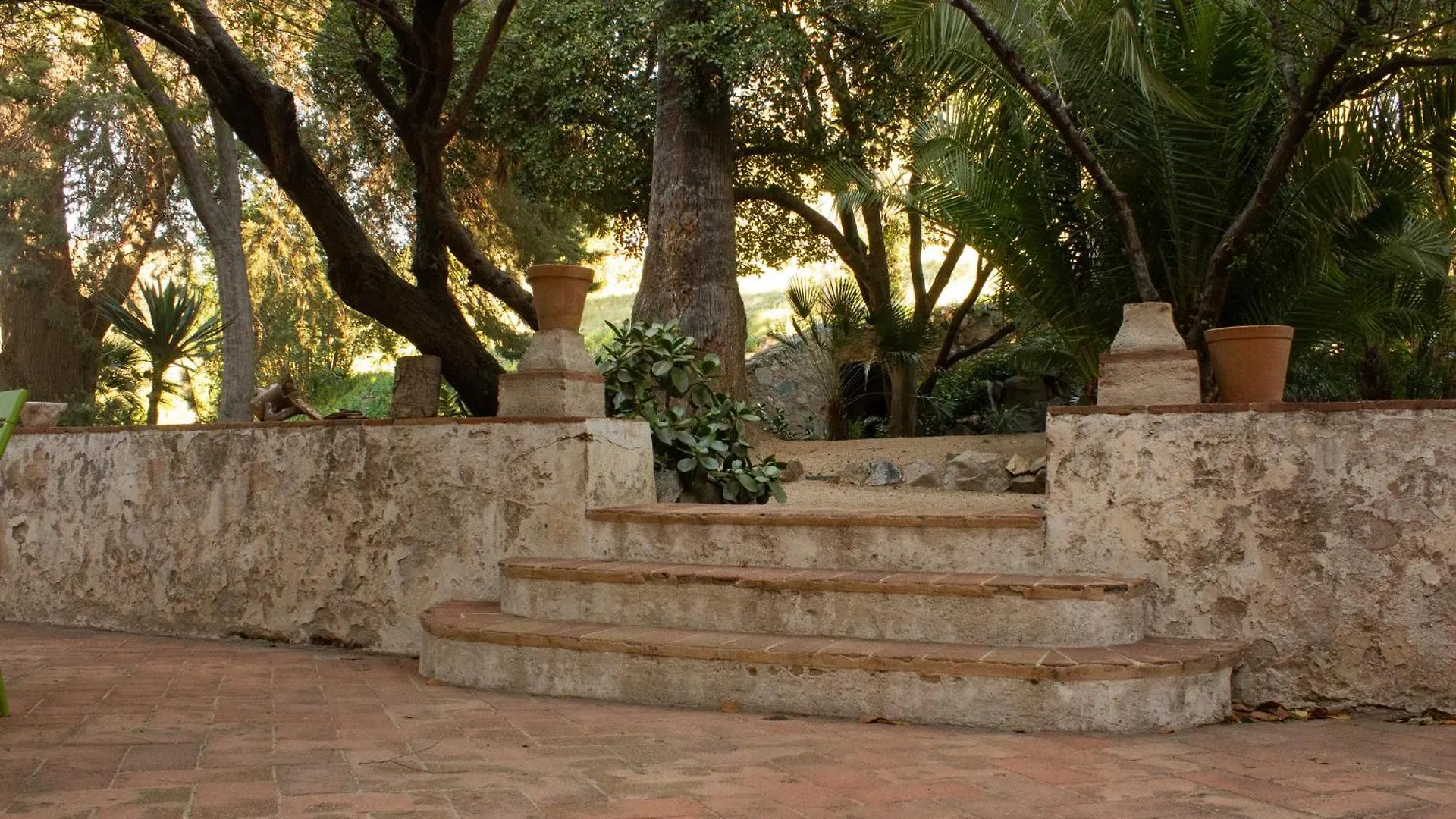 Country house Can Rovira: Neoclassical Mansion Near Barcelona Alella