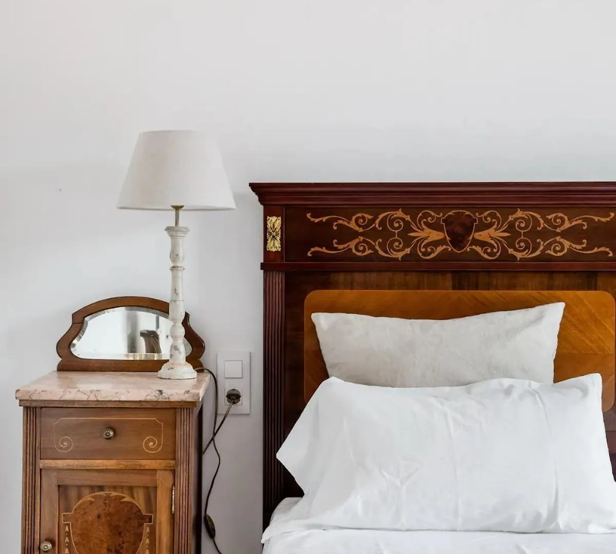 Can Rovira: Neoclassical Mansion Near Barcelona Alella Country house
