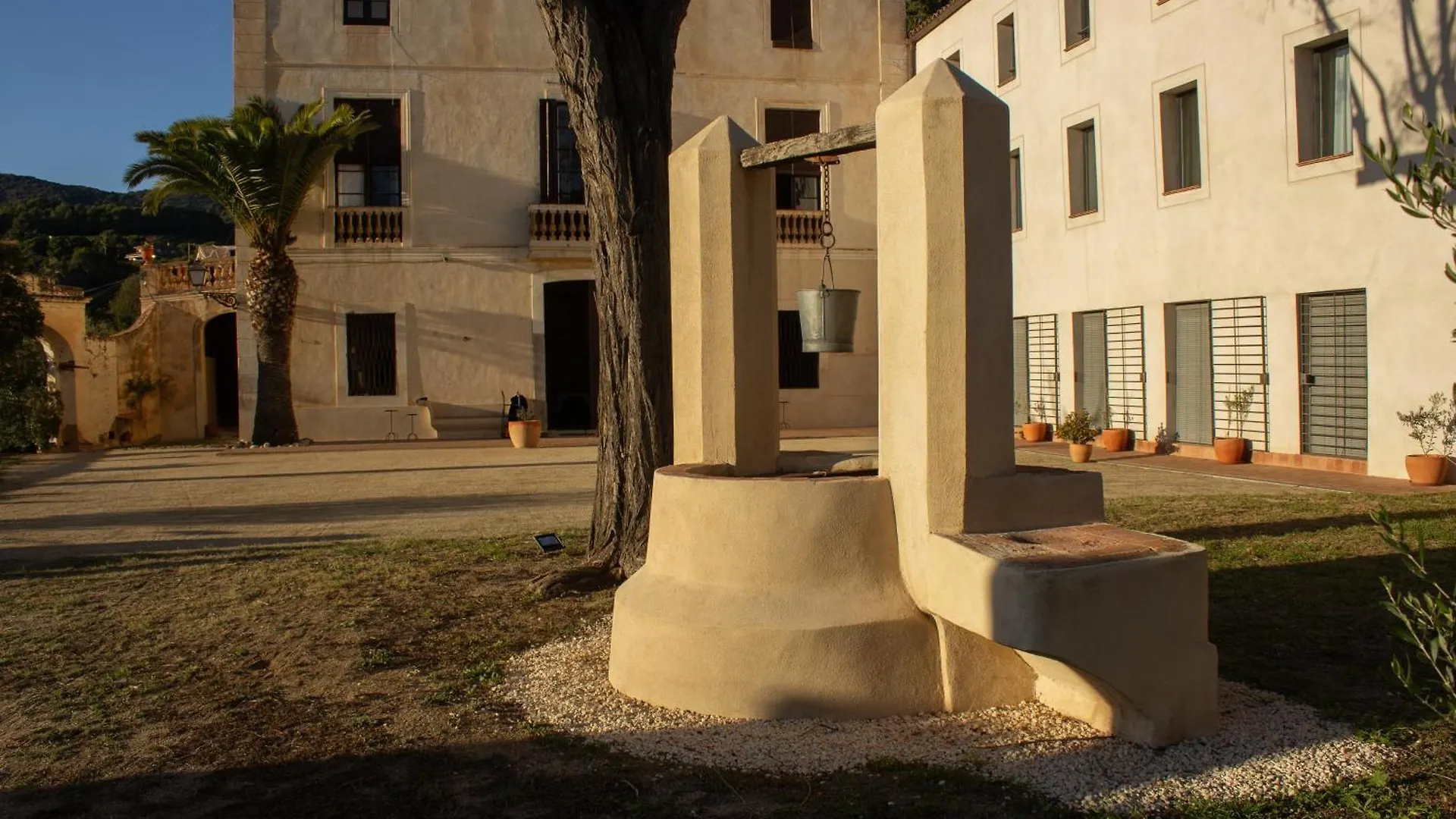 Country house Can Rovira: Neoclassical Mansion Near Barcelona Alella