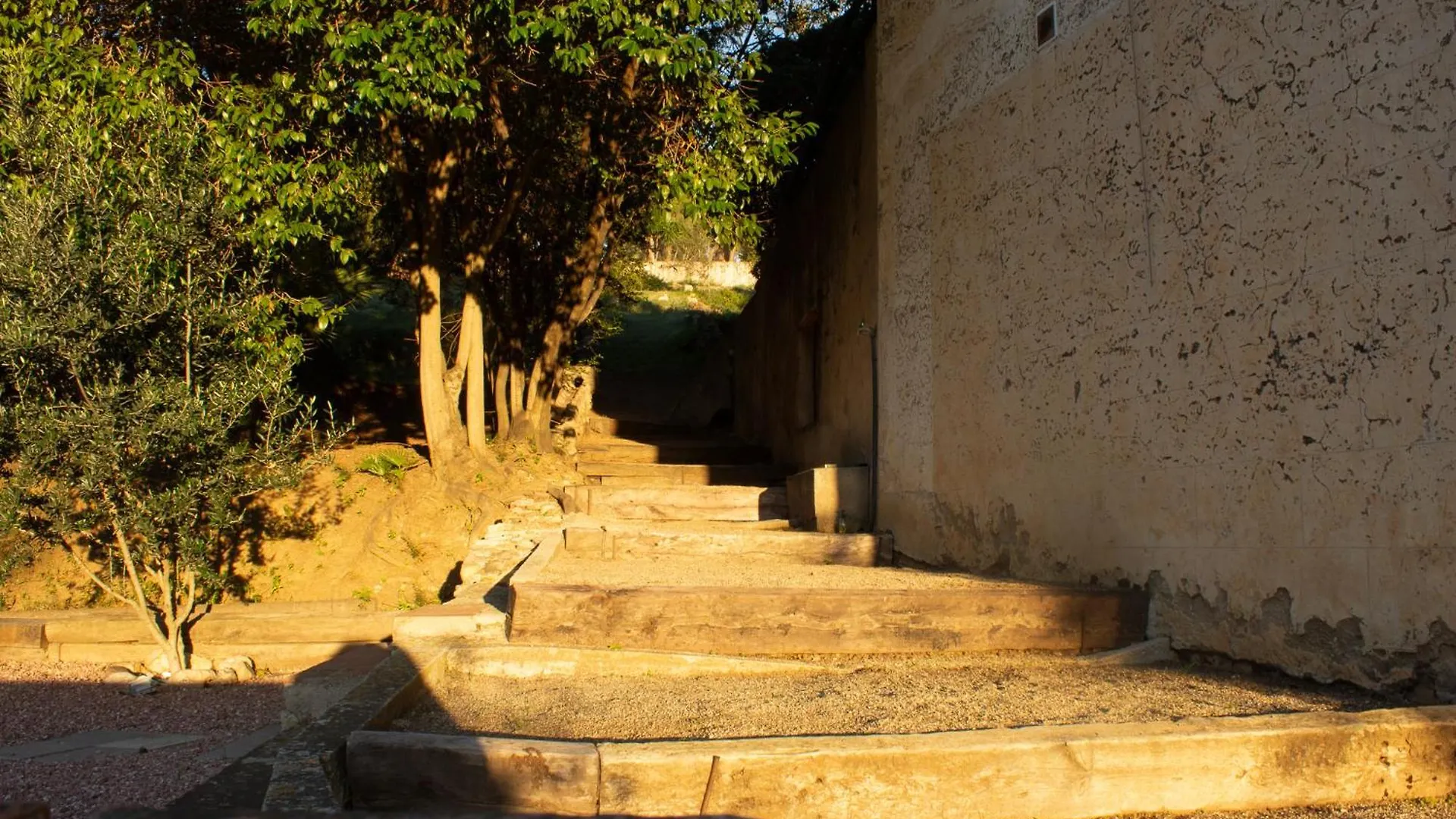 Can Rovira: Neoclassical Mansion Near Barcelona Alella