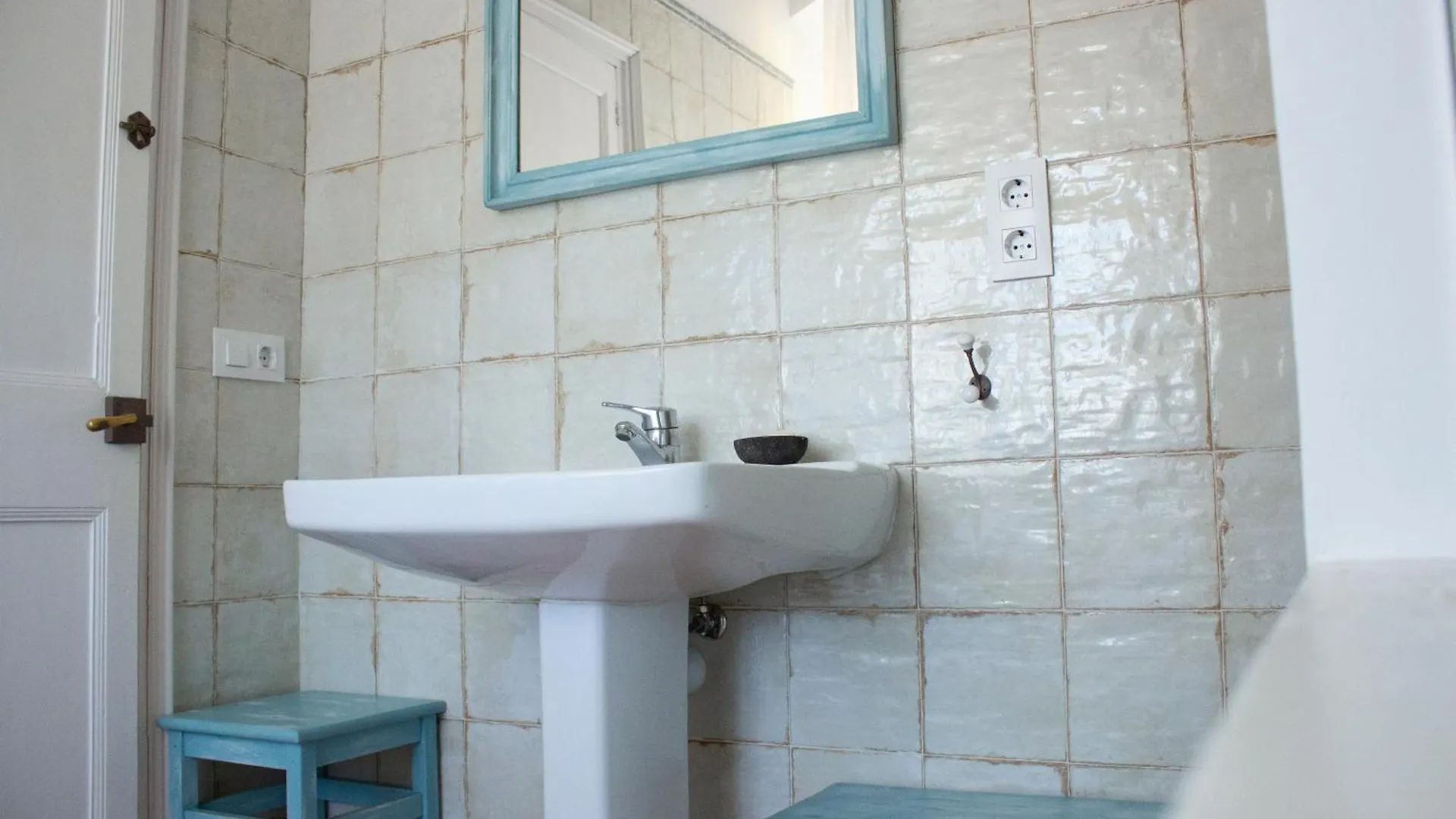 Can Rovira: Neoclassical Mansion Near Barcelona Alella