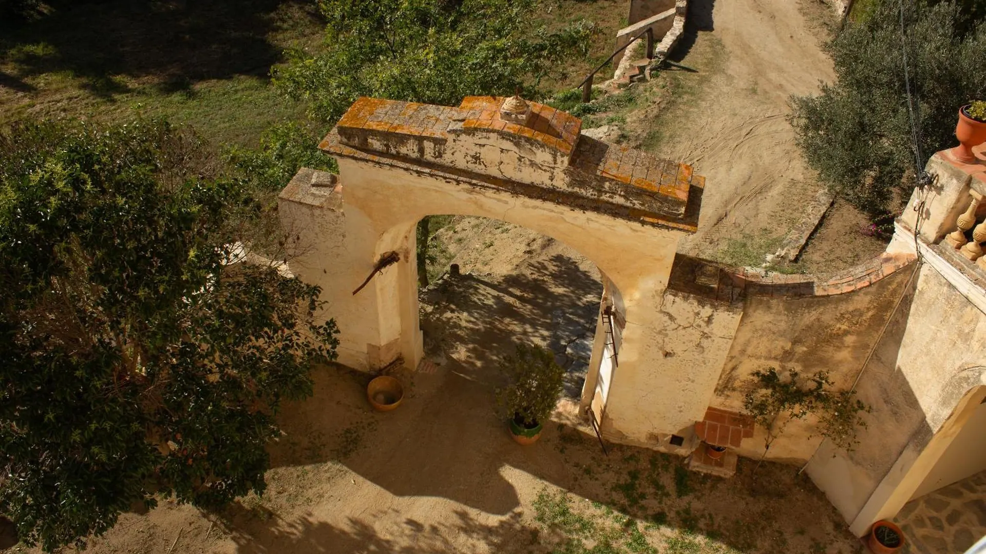 Can Rovira: Neoclassical Mansion Near Barcelona Alella